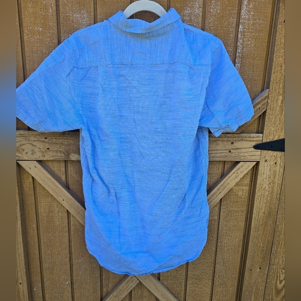 IZOD SALTWATER SHORT SLEEVE DOCKSIDE BUTTON DOWN CHAMBRAY SHIRT Sz M - Picture 3 of 3